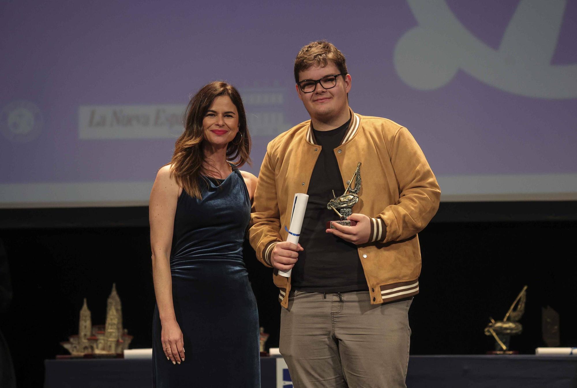 Así fue la final del concurso de canción asturiana "Ciudad de Oviedo"