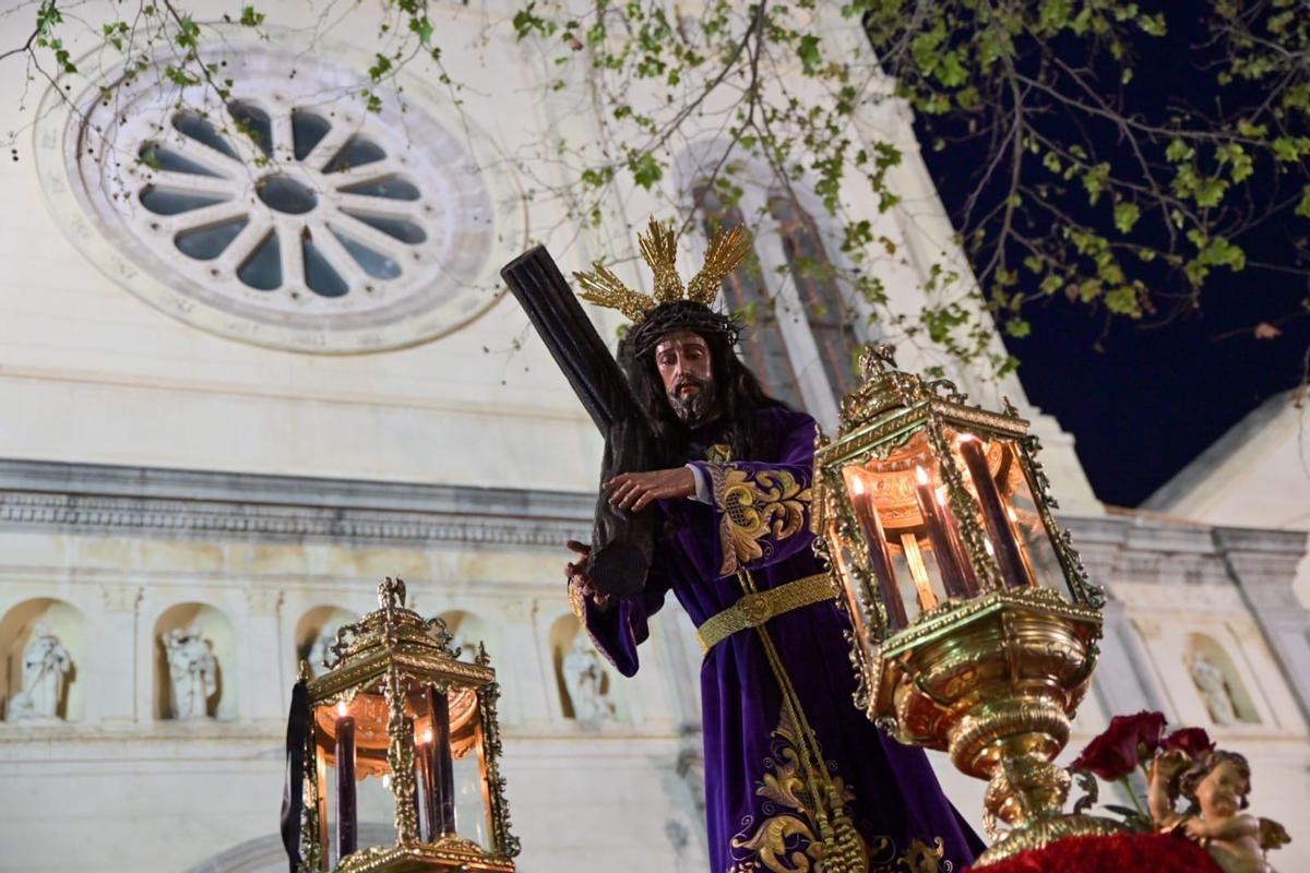 La Procesión General del Viernes Santo reúne a las cofradias, hermandades y entidades que forman la Comissió de Setmana Santa de Mataró