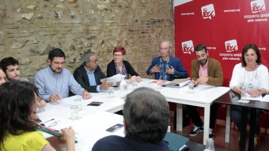 Los socios del Botànic, reunidos ayer en la sede de EU.