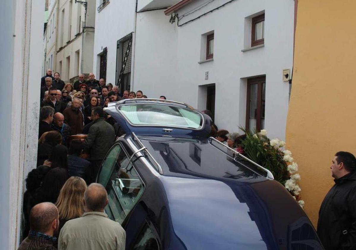 Castropol da un triste adiós al docente Francisco López, un "referente" en la educación