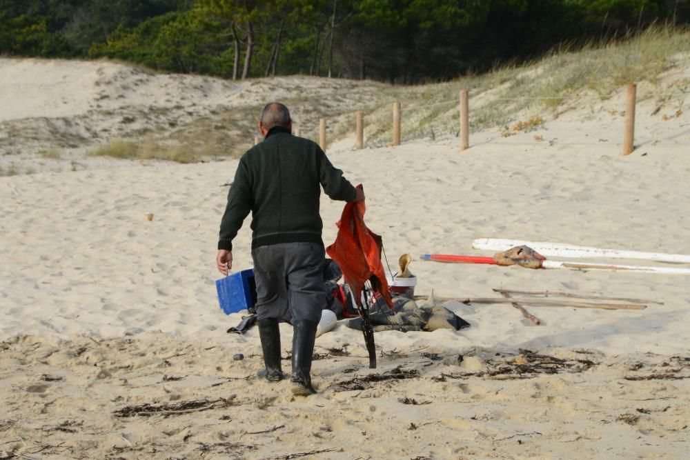 Encallado en playa Nerga