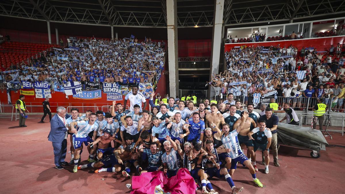 El sexto ascenso del Málaga CF llegó en Almería.
