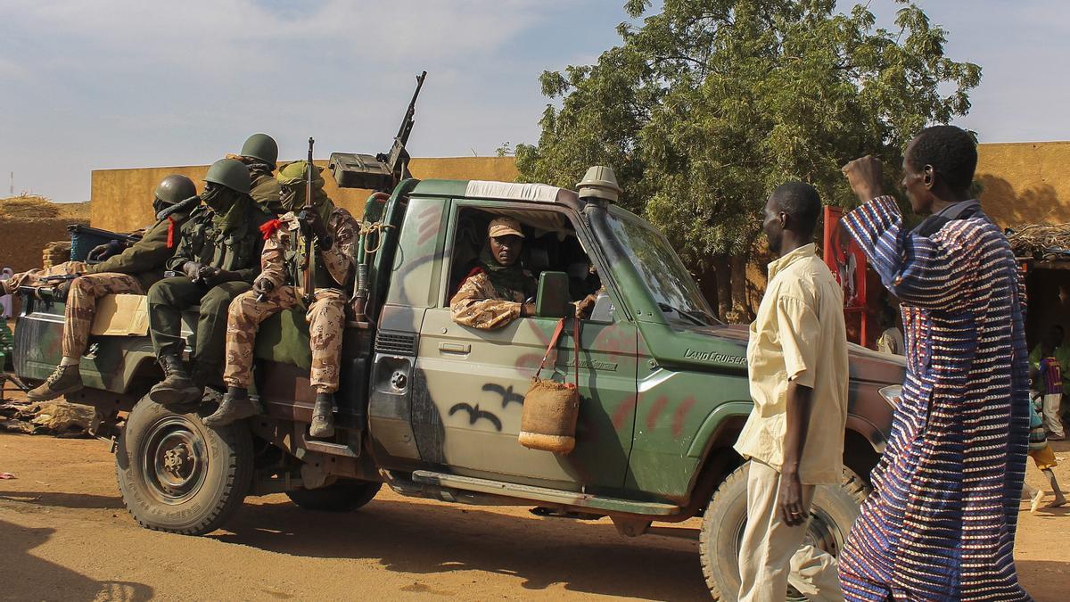 Soldados malienses en la localidad de Gossi, cerca de Gao, Mali en 2013.