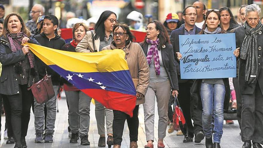 Los venezolanos salen a la calle en castellón