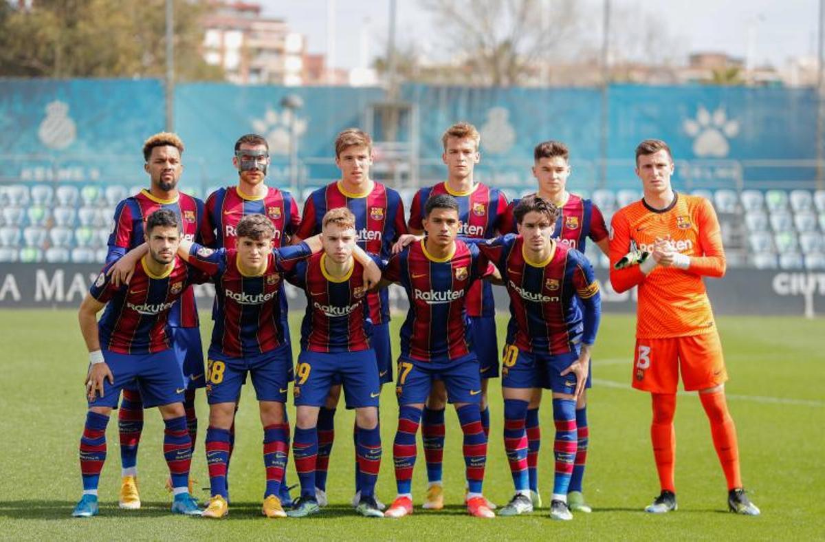 Arnau Comas, en el derbi de filiales ante el Espanyol B