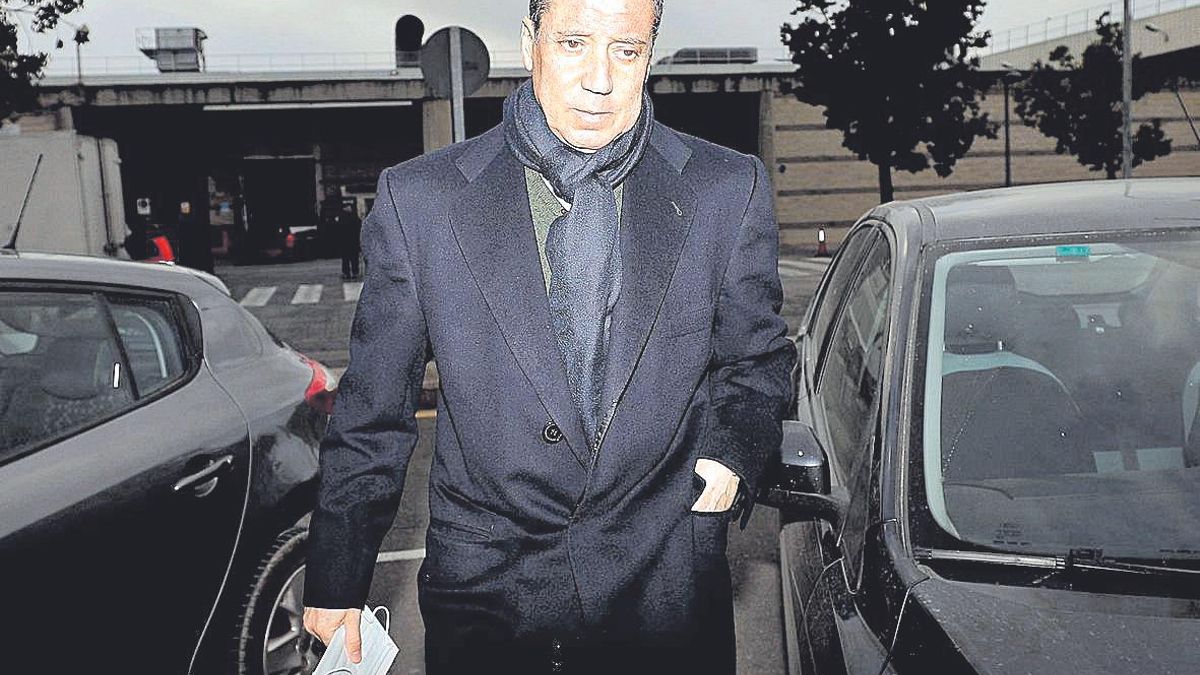 Eduardo Zaplana en una de sus comparecencias en el juzgado de València.