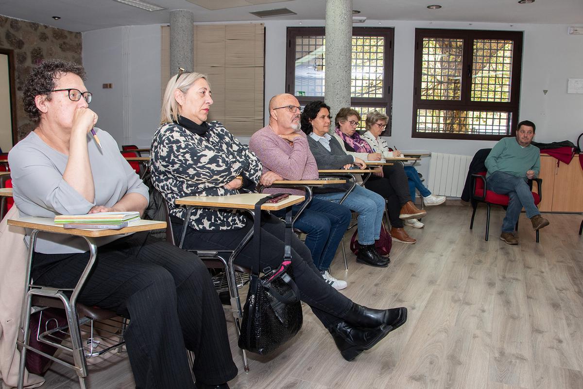 La Diputación de Cáceres y los municipios del valle del Jerte analizan la situación de la vivienda