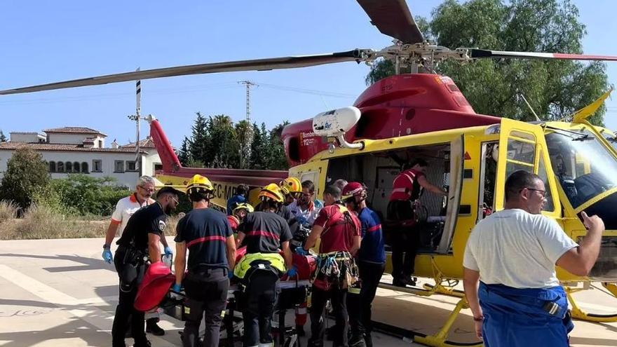 Así han rescatado a una mujer tras sufrir un golpe de calor en la cala del Llebeig, entre Benitatxell y Teulada