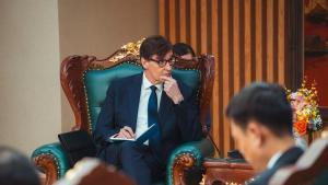 El president de la Generalitat, Salvador Illa, durante su reunión con el viceprimer ministro de Vietnam, Pham Gia Tuc.