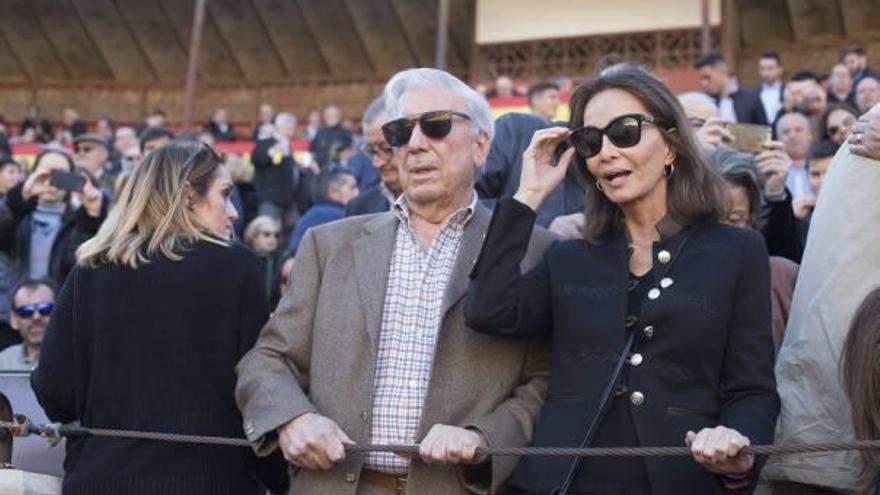 Isabel Preysler trae el estilo a la Feria de la Magdalena