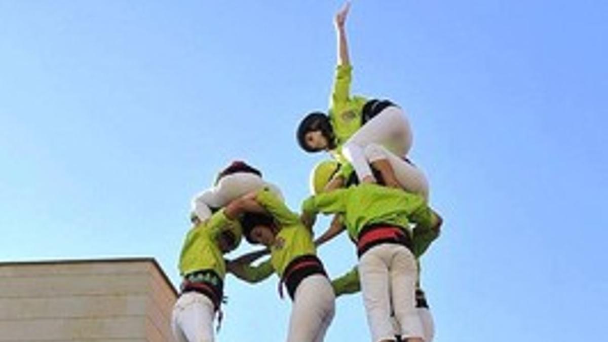 Los Castellers de Viladecans consiguen descargar su segundo 5de6.