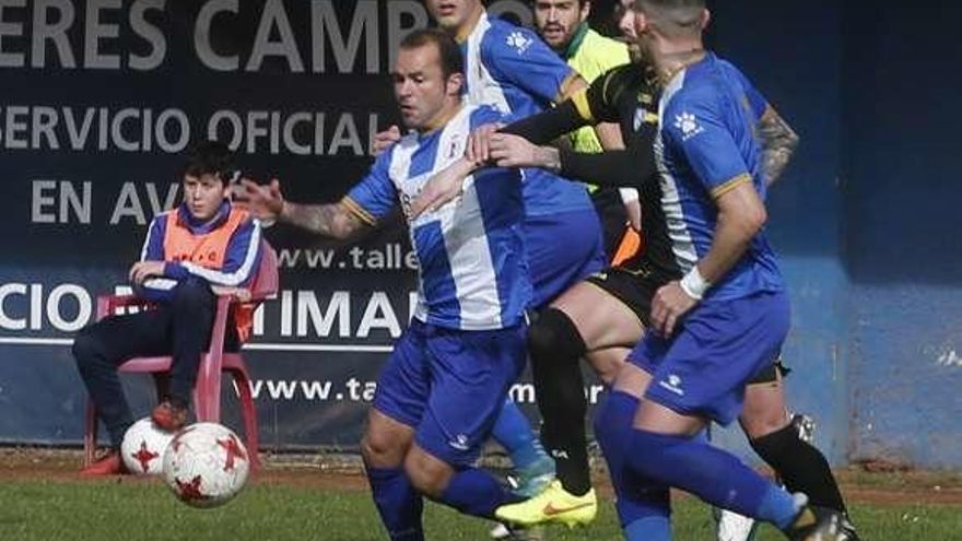 Carlinos, en un partido de la pasada temporada.