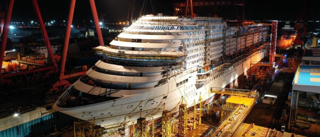 Crucero en un astillero chino.