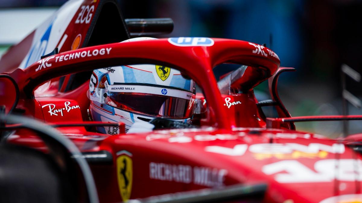 Leclerc luce un casco especial para su gran premio de casa