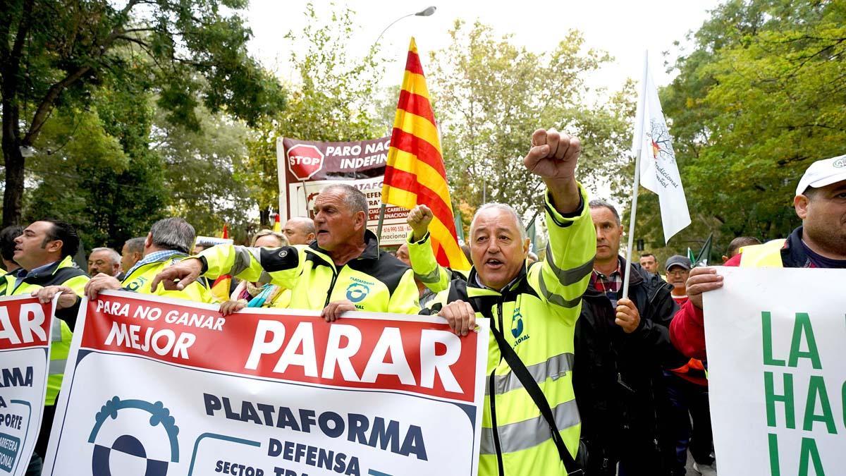 Manifestación de transportistas por el aumento de costes.