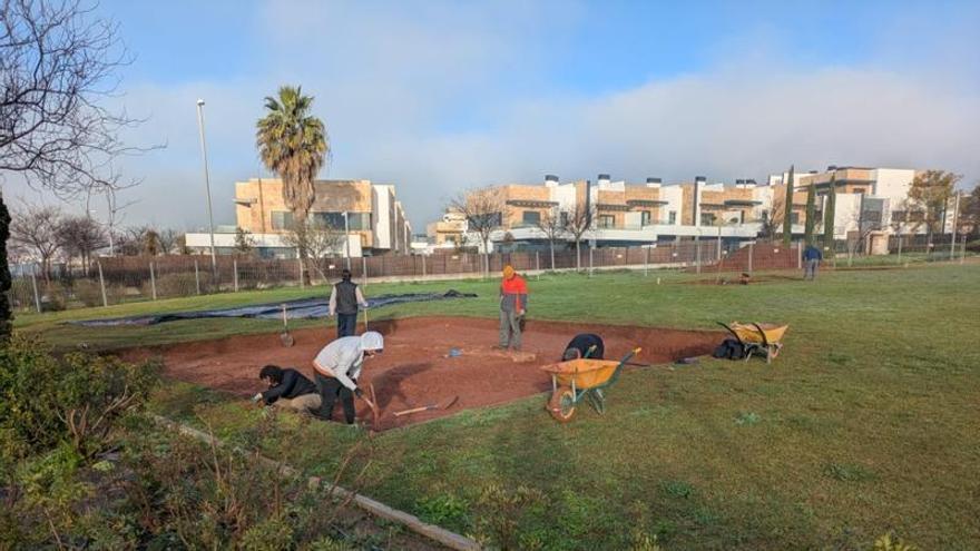 Una excavación arqueológica busca un edificio milenario que podría ser anterior a la Mezquita de Córdoba