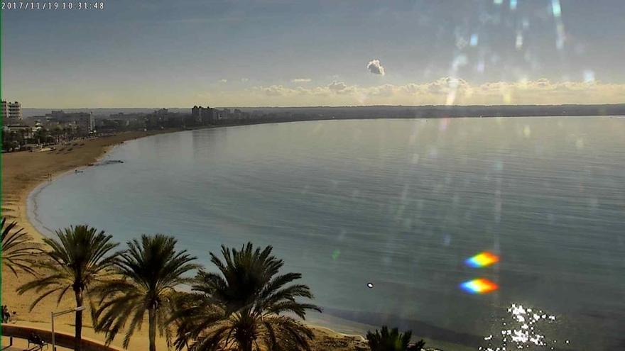 Auch mitten im November einladend: Der Strand von Can Pastilla am Sonntagvormittag (19.11.).