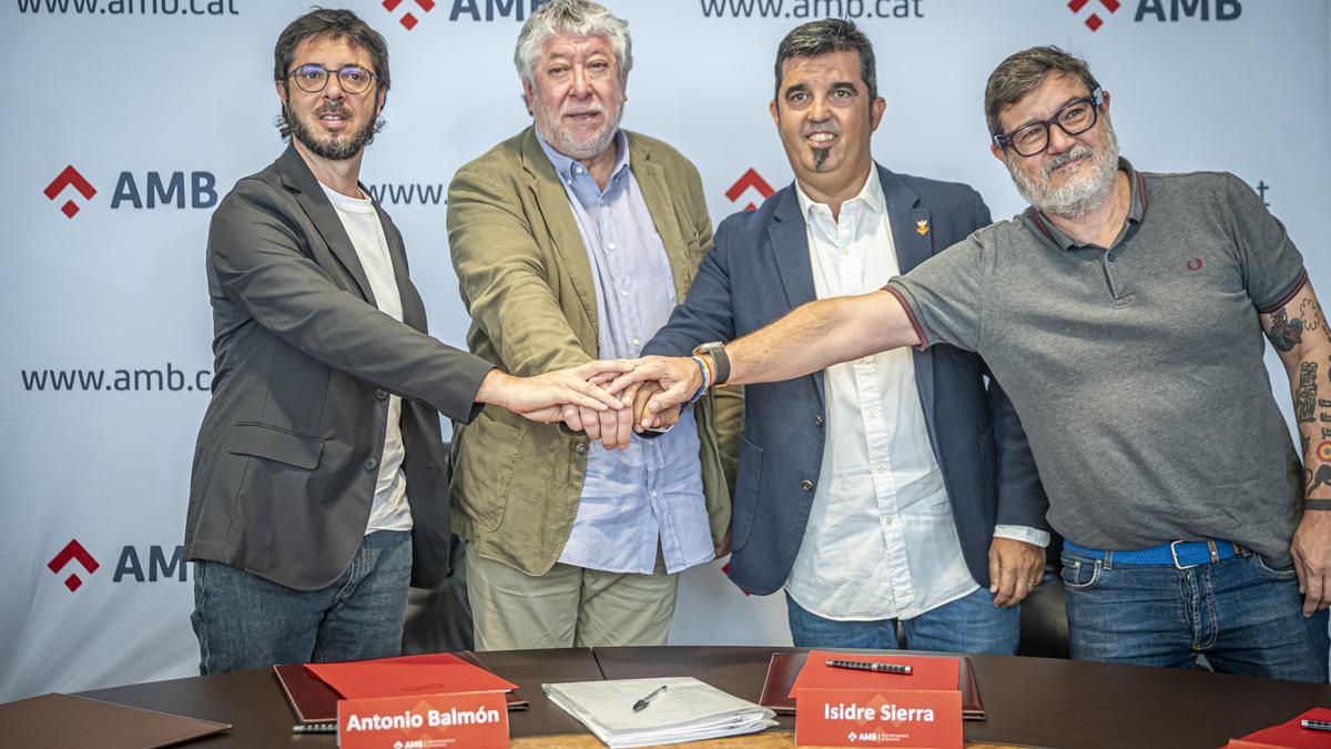 Mayolas (ERC), Balmón (PSC), Sierra (Junts) y Mijoler ('Comuns') presentan el gobierno del Área Metropolitana de Barcelona.