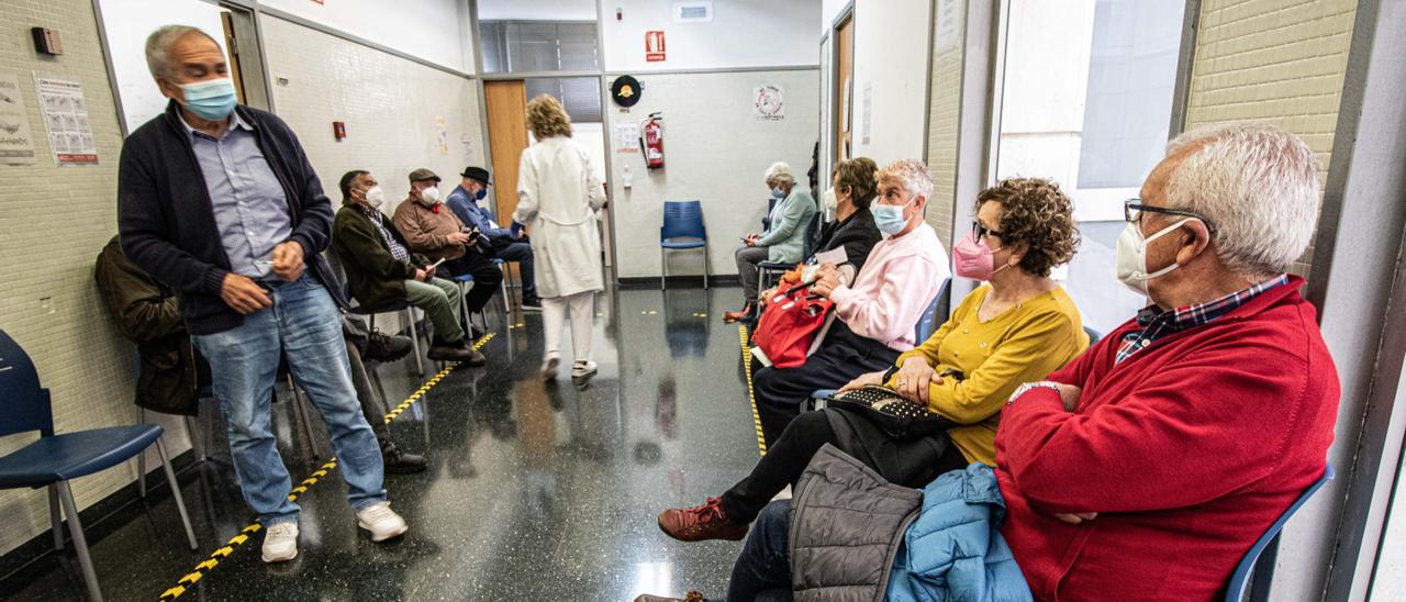 Vacunación en el centro de salud de Muro.