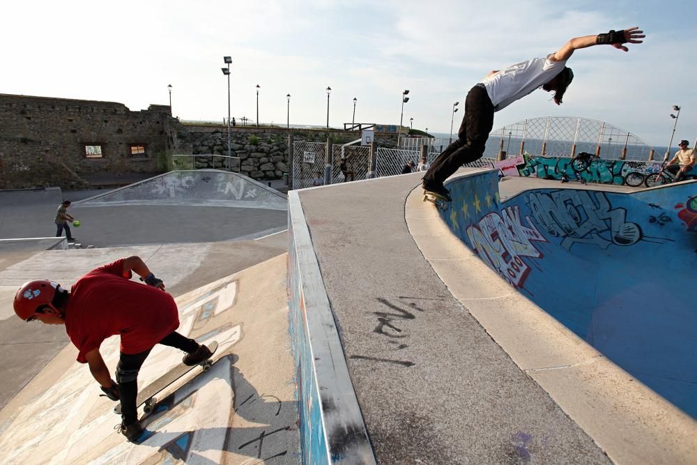 Skaters en Cimadevilla