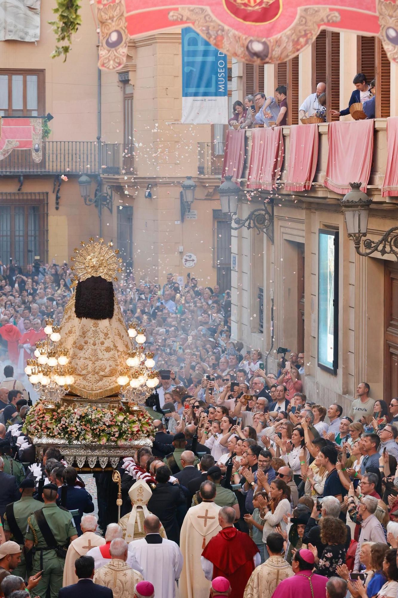 Procesión de la Virgen de los Desamparados de València 2025