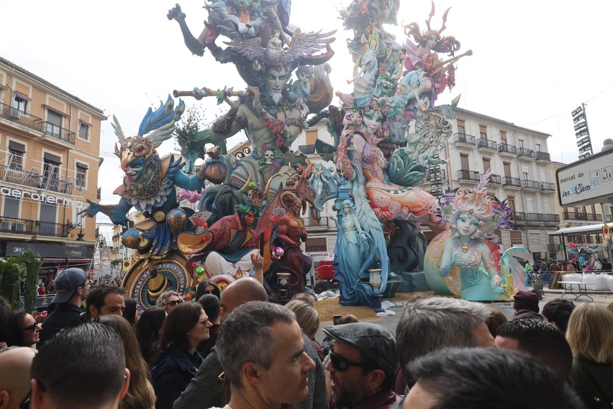 Convento Jerusalén, llena de gente desde primera hora.