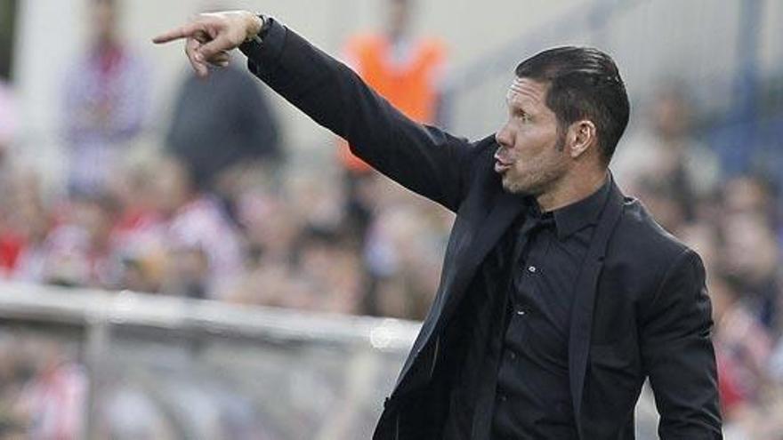 Simeone durante el partido contra el Elche