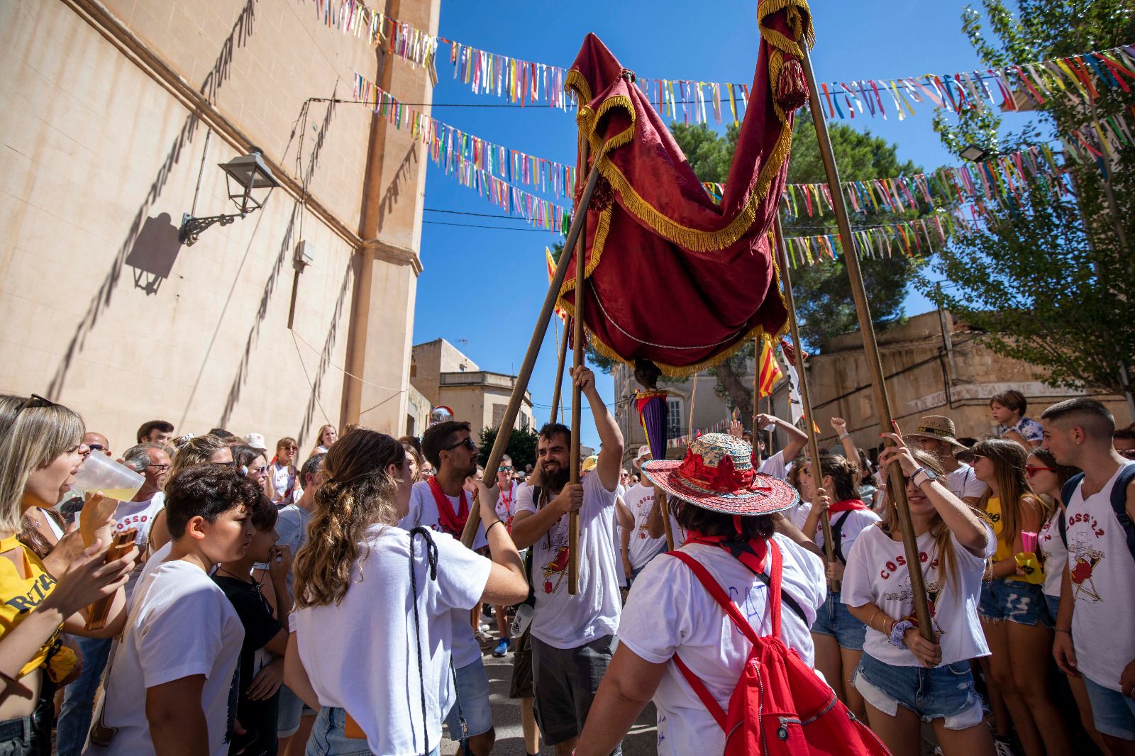 Fiesta del Cosso de Felanitx 2022 | 'Motomami', Sor Estiércol y ‘estelades’, el cóctel festivo del Cosso de Felanitx