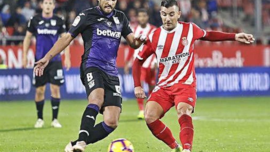 Borja García, en una acció del Girona-Leganés a l&#039;estadi.