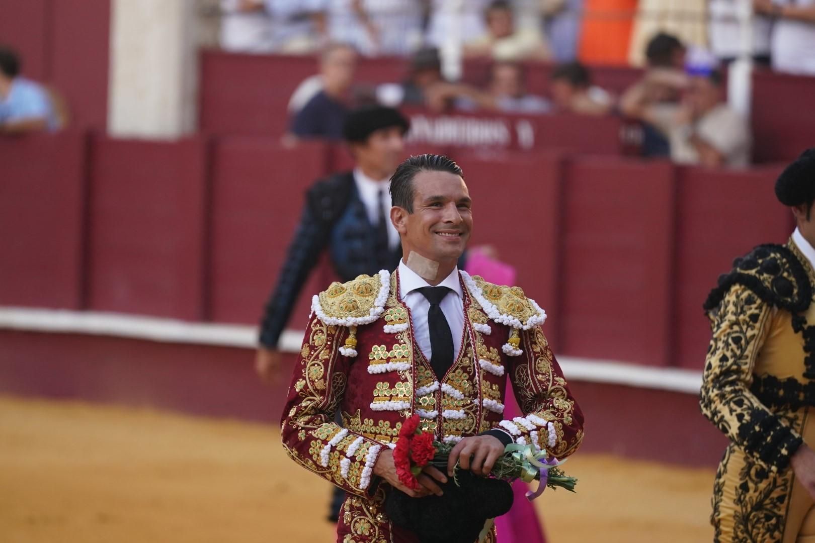 Toros en la Feria I Sexta corrida de abono y puerta grande de Roca Rey