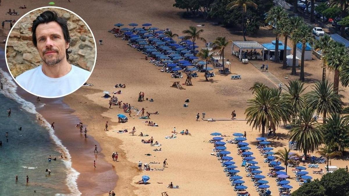 El actor Octavi Pujades disfruta de su estancia en Tenerife con un baño en Las Teresitas