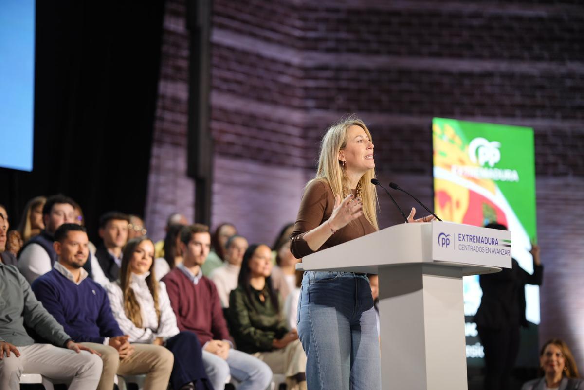 FOTOGALERÍA | El acto de Feijóo y Guardiola en Lobón, en imágenes