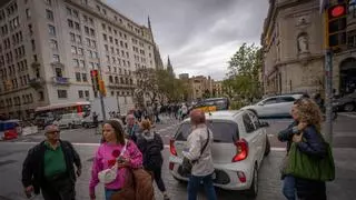 La mitad de los peatones siente estrés al caminar por Barcelona