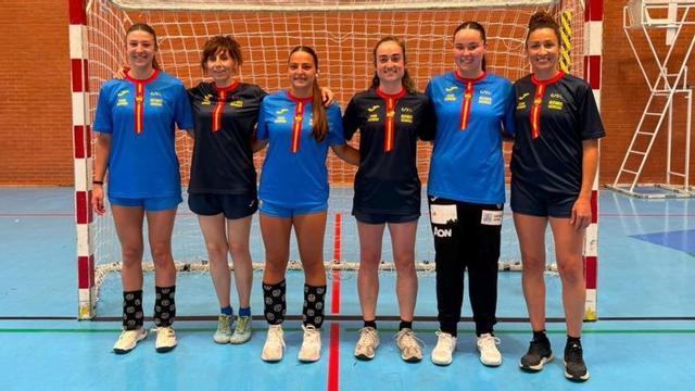 Por la izquierda, Claudia Toledo, Aida Maestro, Martina Franco, Carmen García-Calvo, Sara García y Jessica Alonso.  | FBMPA