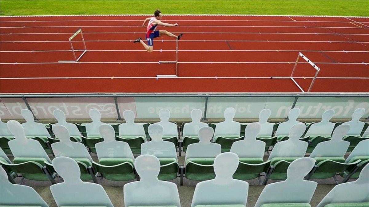 Warholm vuela en solitario a por el récord mundial