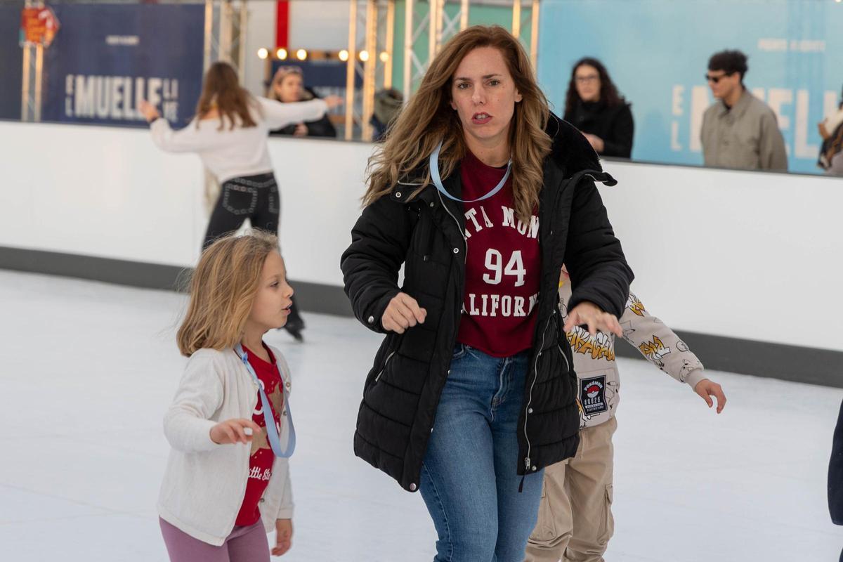 Navalia lleva la Navidad al puerto de Alicante