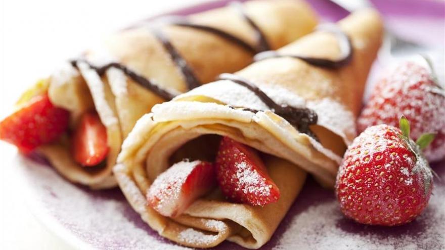 Cómo elaborar unos deliciosos crepes con sirope de fresa