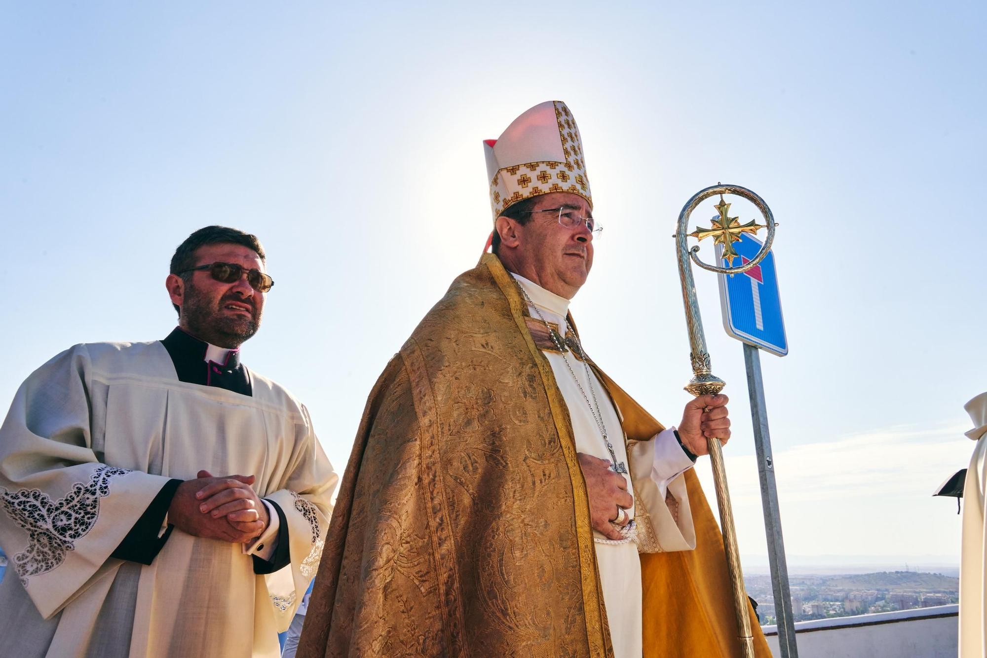 La patrona de Cáceres abre su Año Jubilar con cientos de devotos en el santuario