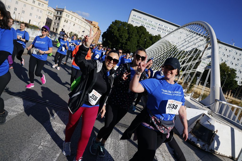 Imágenes del recorrido de la Carrera de la Mujer: avenida Pío Baroja y puente del Reina Sofía (I)