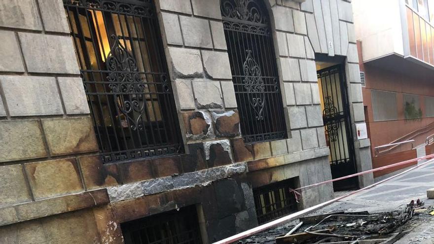 Pillada in franganti cuando quemaba contenedores en el centro de Murcia