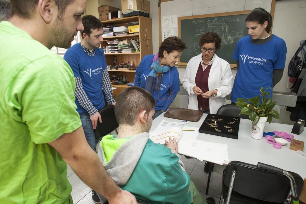 Voluntarios de Alcoa conocen la discapacidad