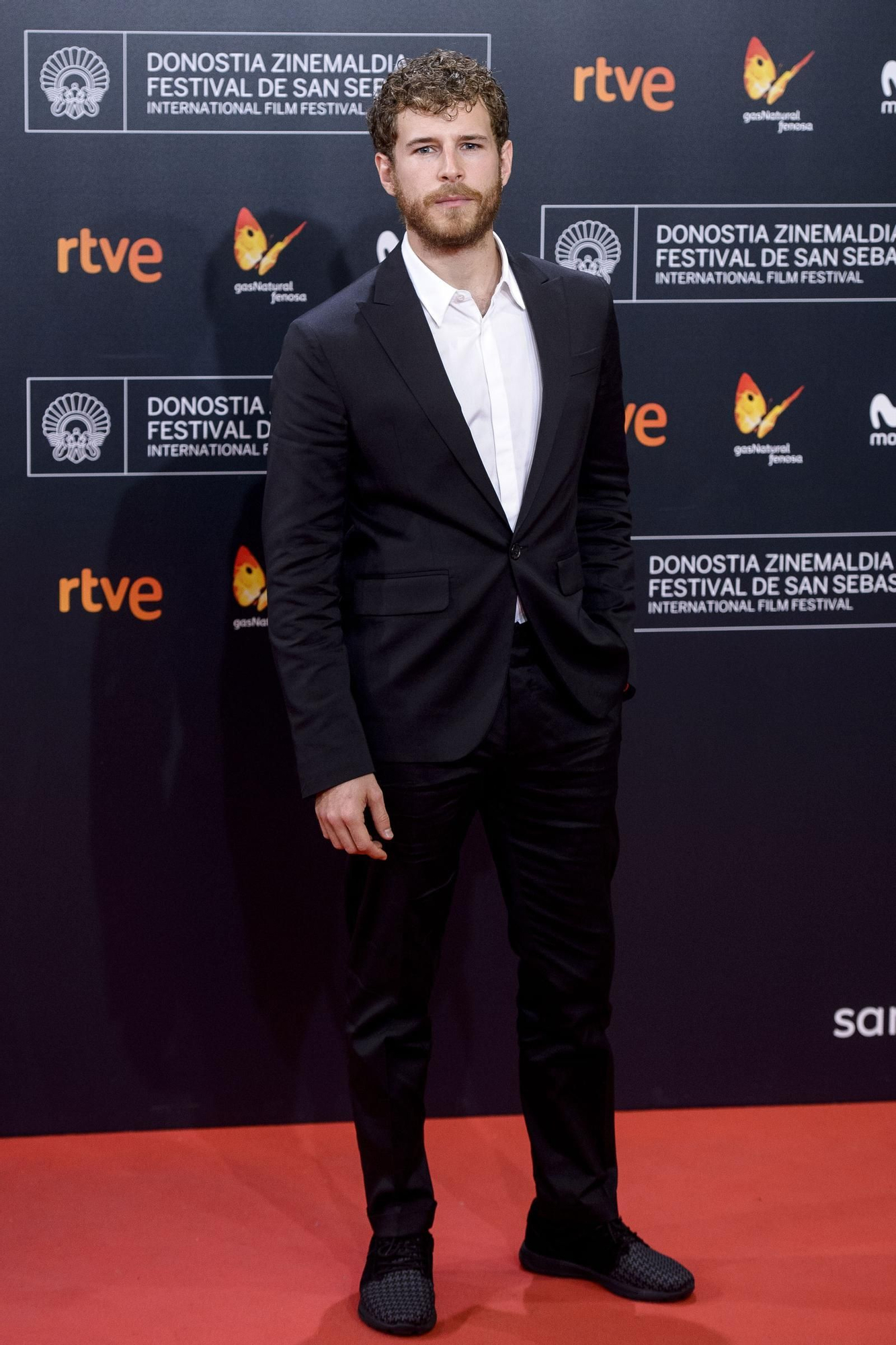 Alvaro Cervantes en la ceremonia de clausura de la 64 edición del Festival de cine de San Sebastián