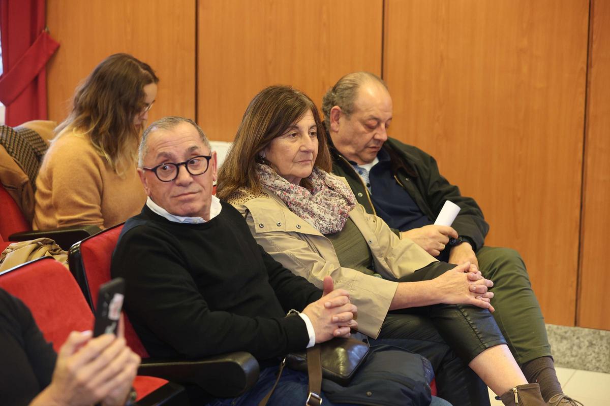 El alcalde de Oleiros celebra su absolución en el caso de la Casa Carniero