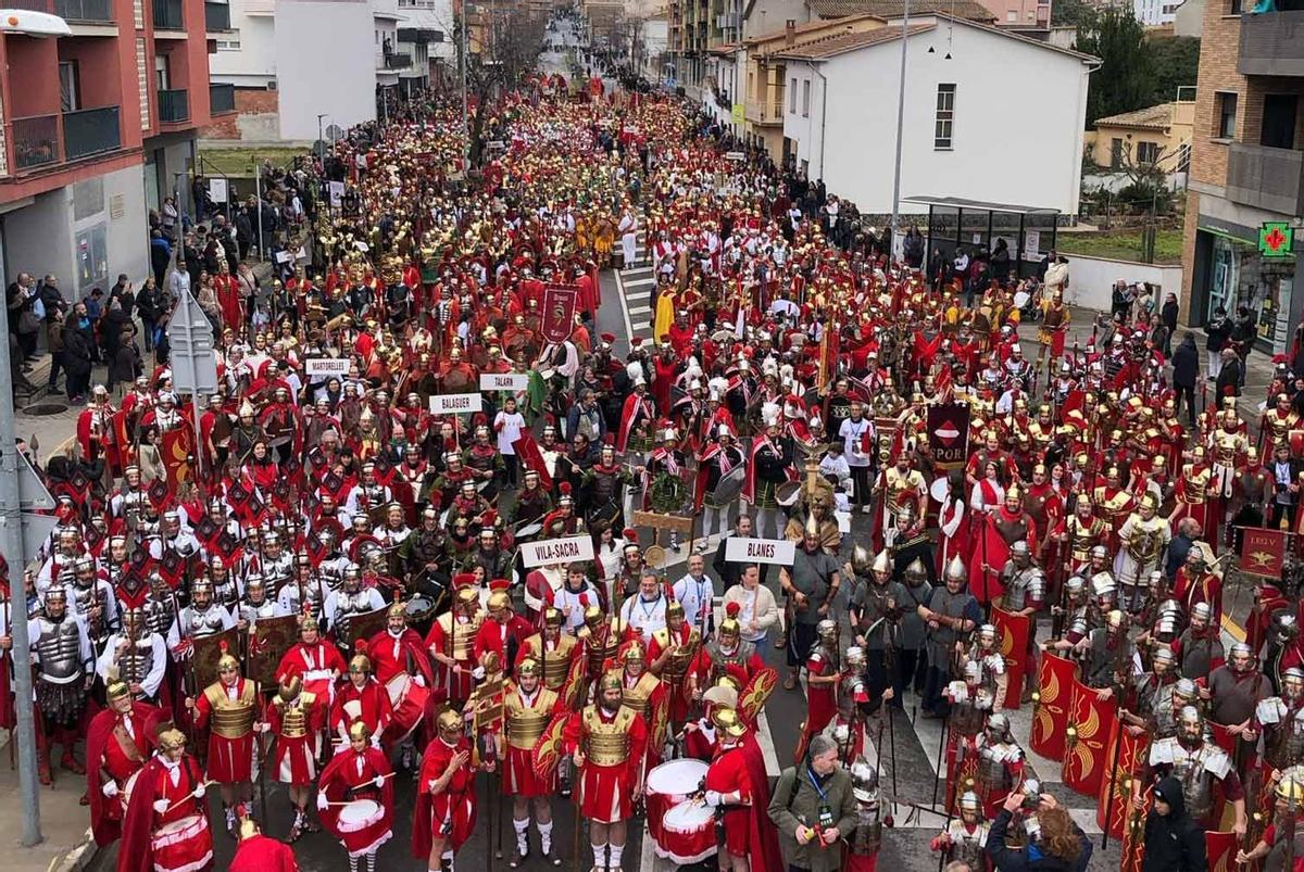 Casi 2.000 guardias romanos y 'armats' participaron en el encuentro de Banyoles, como muestra la imagen reproducida por el Diari de Girona, del grupo editoral de Prensa Ibérica, al que también pertenece el periódico Mediterráneo.