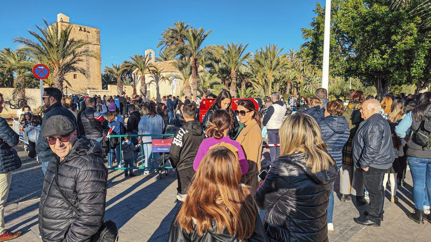 Colas para recibir a los Reyes Magos en la Torre Vaillo