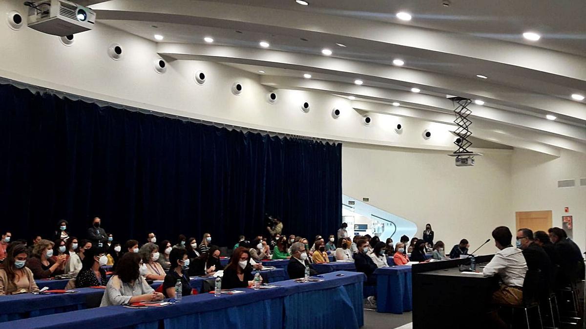 El Palacio de Congresos, ayer, durante la convención de enfermería hematológica. | LNE