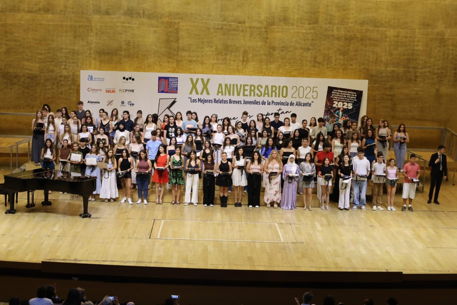 Entrega de premios en el ADDA del XX Concurso de los Mejores Relatos Breves Juveniles de la Provincia de Alicante
