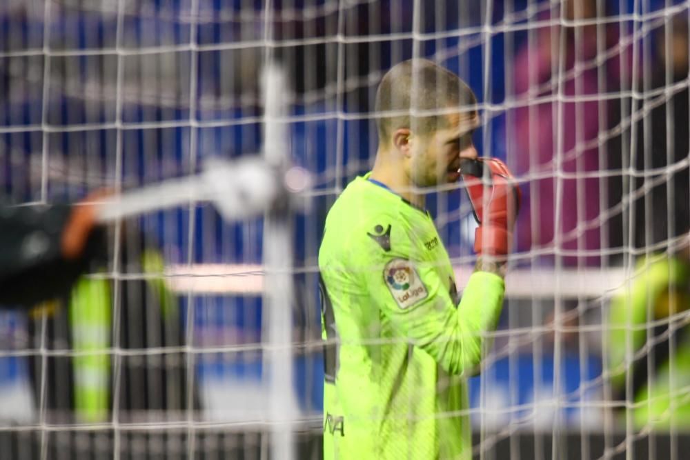 El Dépor cae en Riazor ante el Valencia