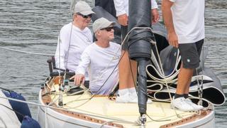 König Felipe und Vater Juan Carlos gehen segeln - einer vor Mallorca, einer vor Galicien