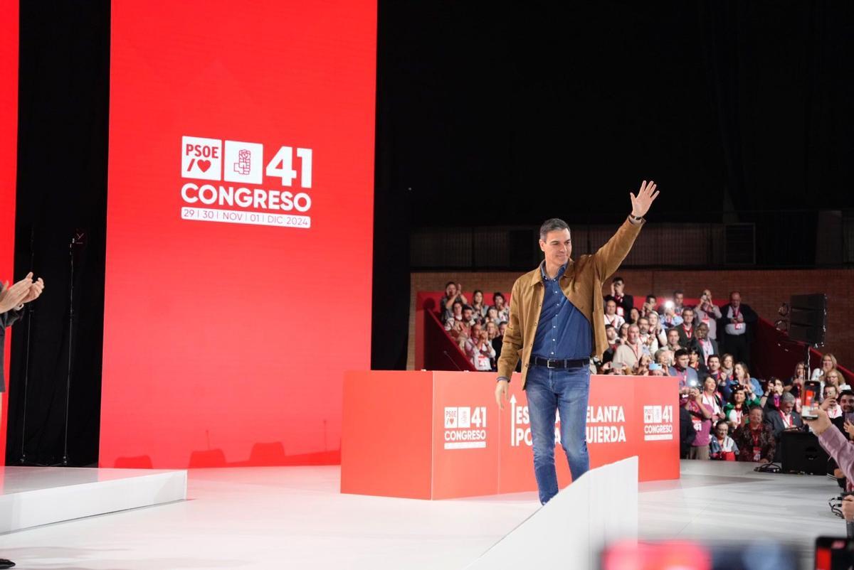 Sánchez llega al arranque del 41º Congreso del PSOE a Sevilla.